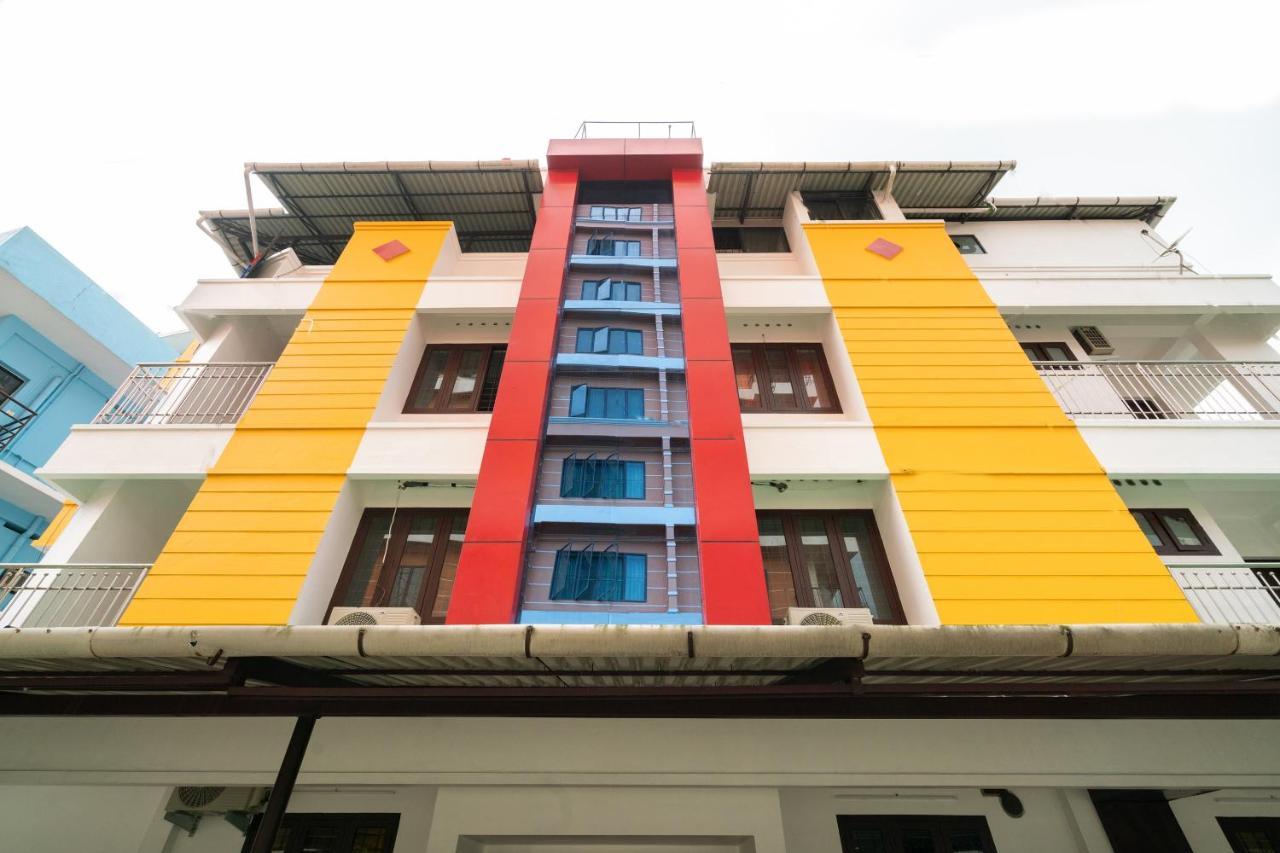 Oyo Home 49697 Aj Apartments Kochi Kültér fotó